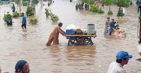 পাকিস্তানে ভারী বর্ষণে ৭৭ জনের প্রাণহানি