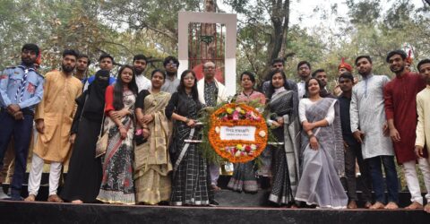 আন্তর্জাতিক মাতৃভাষা দিবসে মুরারিচাঁদ কবিতা পরিষদের শ্রদ্ধা নিবেদন