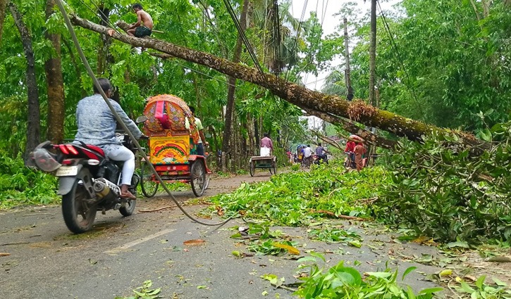 ৬ জেলায় ঝড়-বজ্রপাতে প্রাণ গেলো ১১ জনের