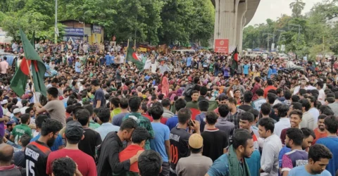 ফের কোটা বাতিলের দাবিতে শাহবাগে অবস্থান শিক্ষার্থীদের