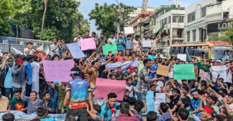 শাহবাগ-সাইন্সল্যাব-নিউমার্কেটে ‘বাংলা ব্লকেড’