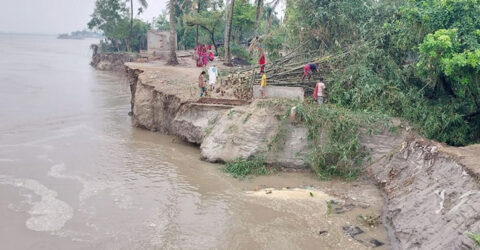 যমুনায় পানি বৃদ্ধি অব্যাহত, ৮ শতাধিক ঘরবাড়ি নদীগর্ভে