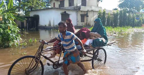 বন্যায় মৃত্যু বেড়ে ৫৯, এখনও পানিবন্দি ৭ লাখ পরিবার