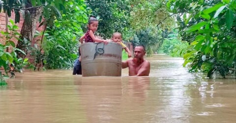 বন্যায় এখনো ঝুঁকিতে ২০ লাখ শিশু: ইউনিসেফ